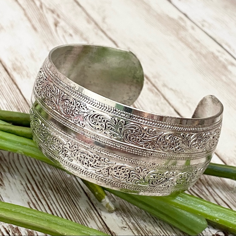 Unsigned Silver-tone Ornate 1.25” Open Bangle Stackable Bracelet